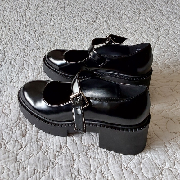 Madden Girl Thunderr Black Mary Jane's Size 9.5 NWOB - Picture 2 of 8